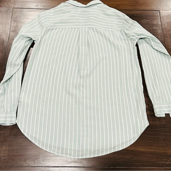 H&M Light Green and White Button Down Shirt with Classic Stripes - Picture 3 of 5
